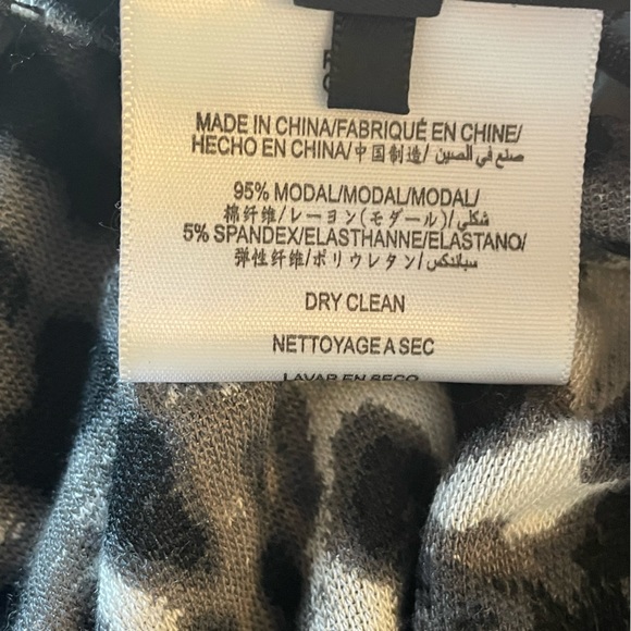 BCBG original design. Body con dress. Super sexy! Size small. Perfect condition. - Picture 3 of 6